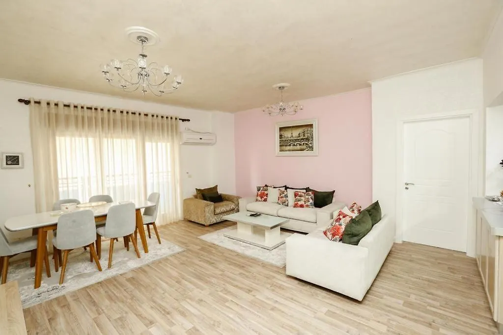 Penthouse Of Downtown Apartment Tirana