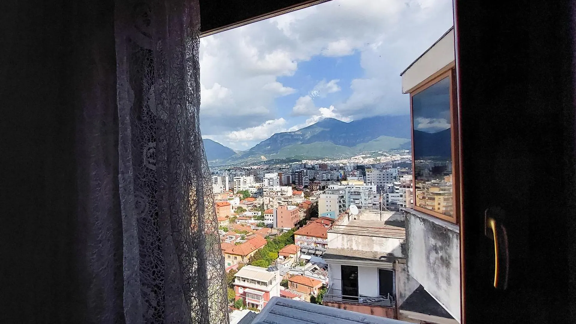Penthouse Of Downtown Apartment Tirana Albania