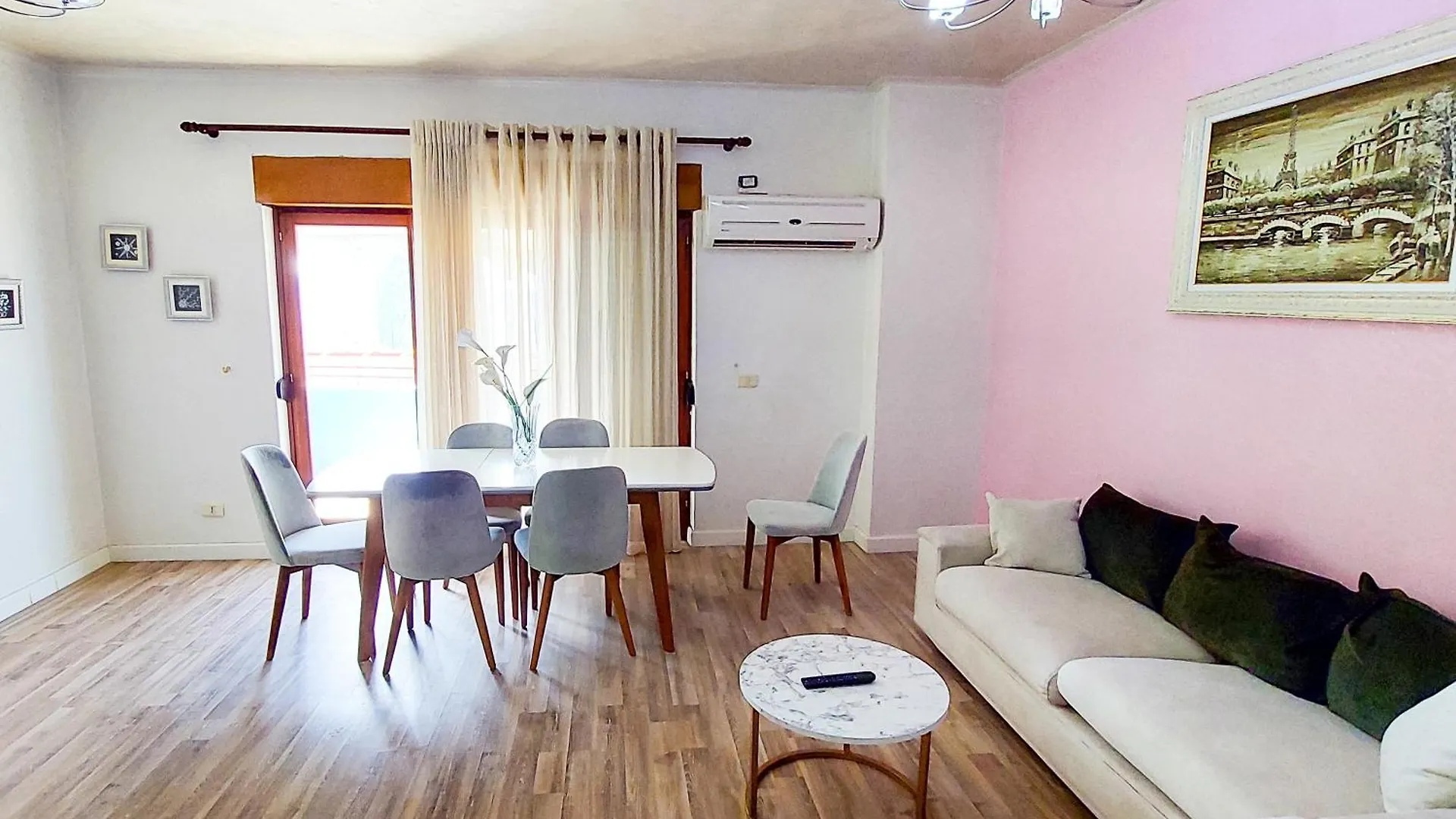 Penthouse Of Downtown Apartment Tirana